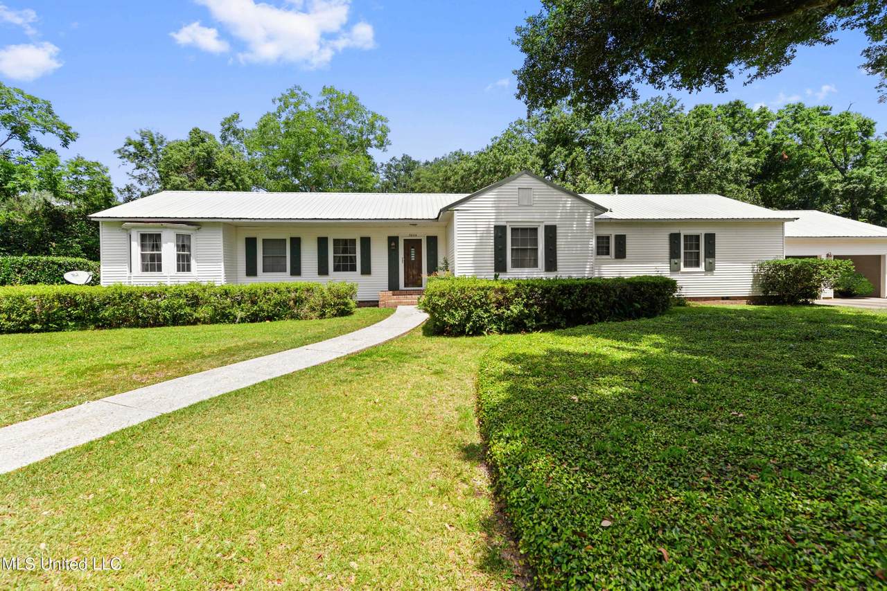 5024 Magnolia Street - Photo 1