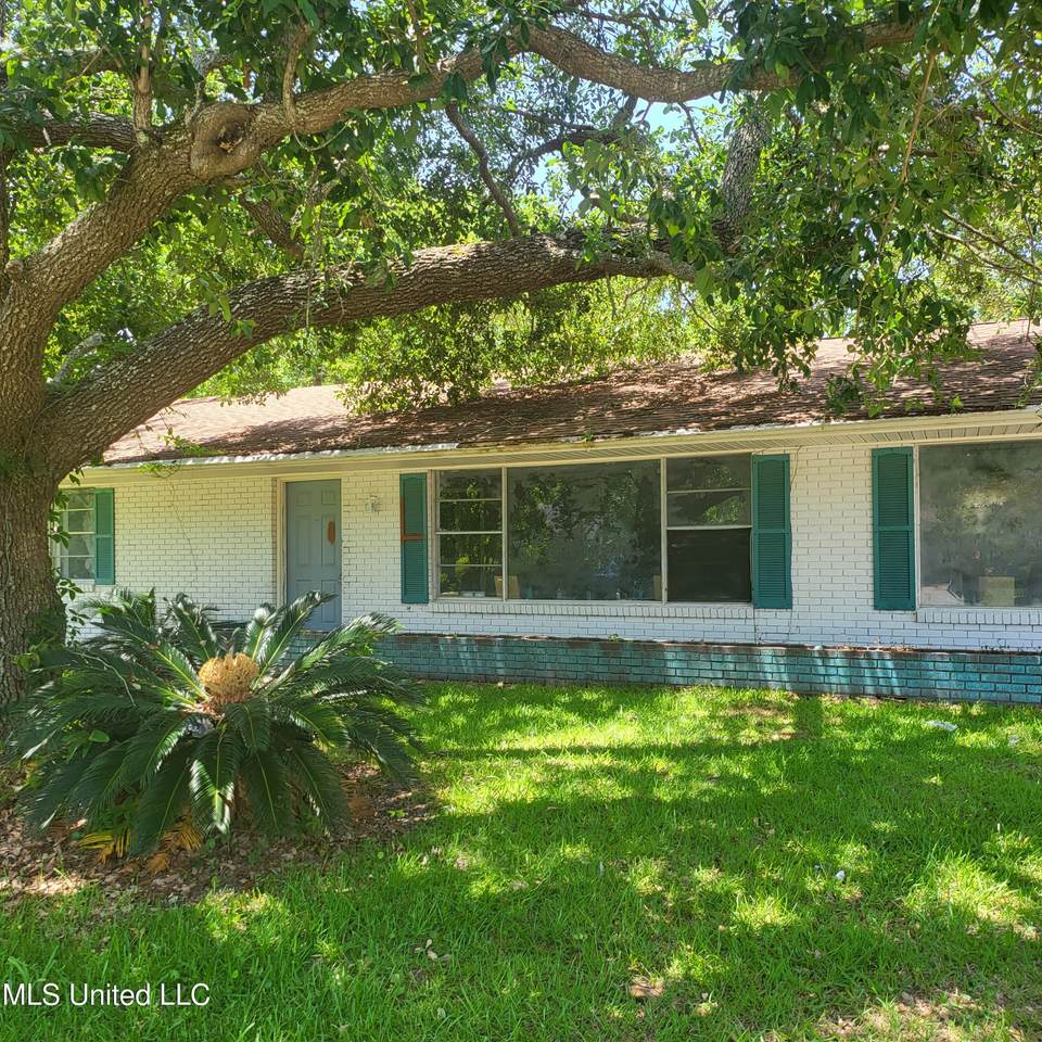914 Beatrice Drive - Photo 1