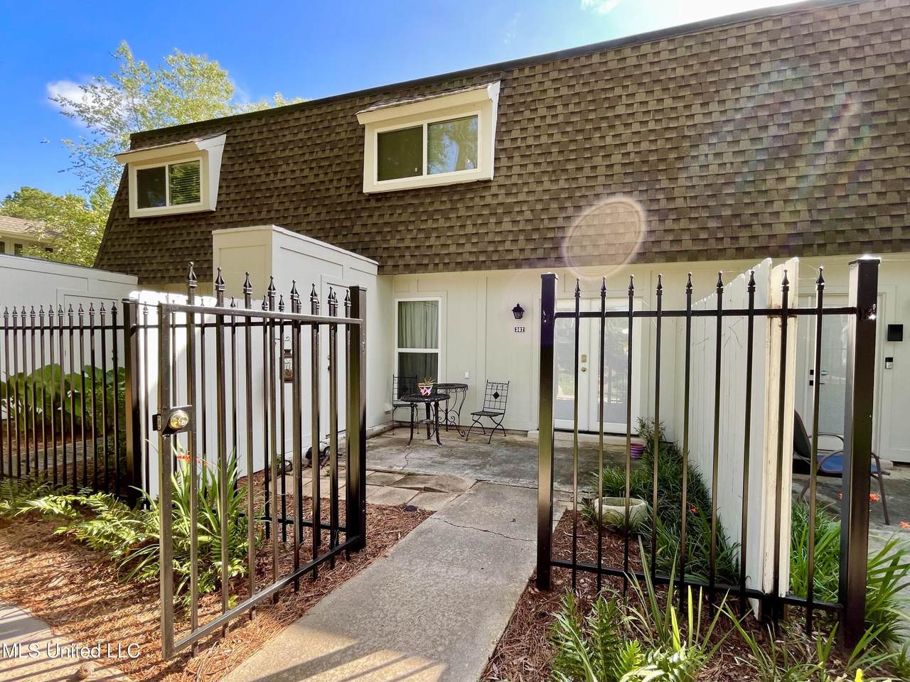 550 Post Road - Photo 1