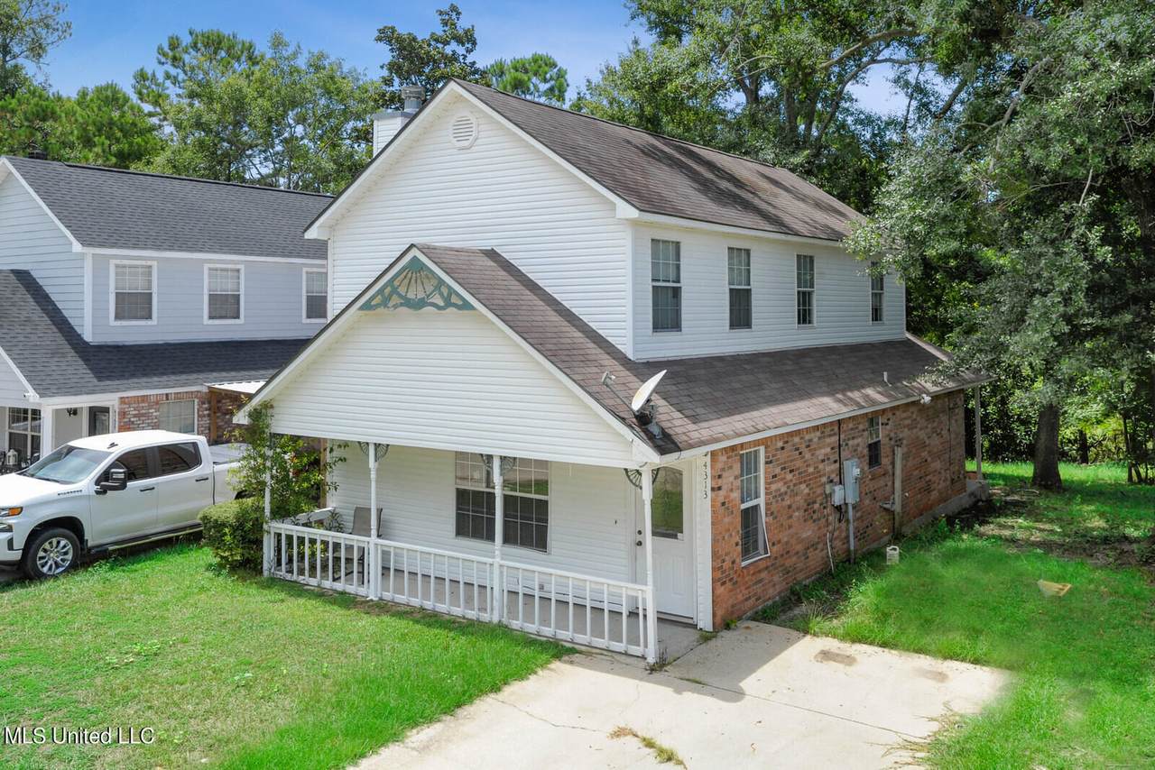 4313 Biglin Bayou Drive - Photo 1