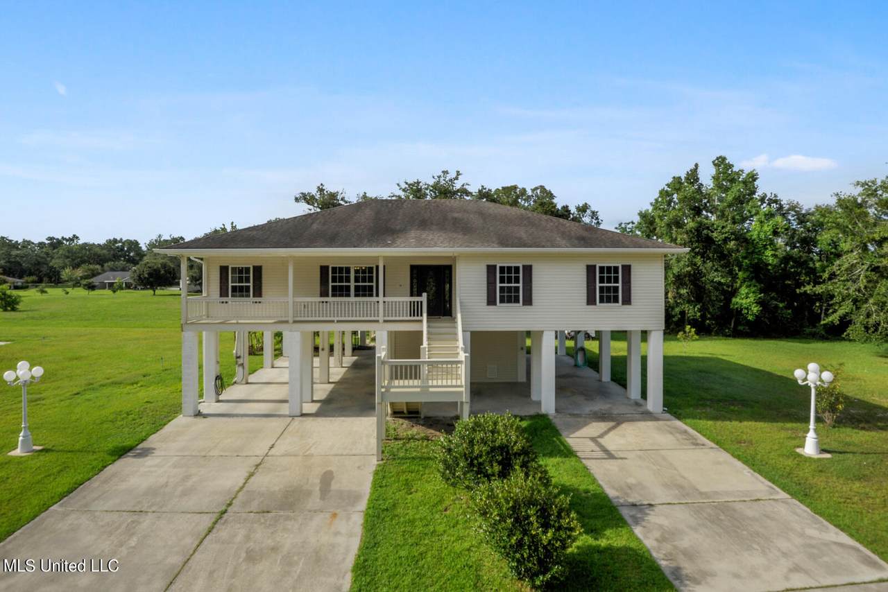 10053 Kingston Road - Photo 1