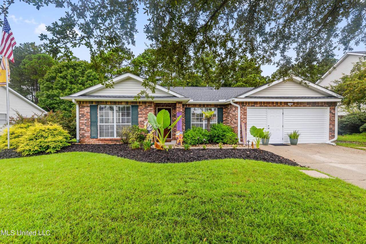 31 Lakeview Drive - Photo 1