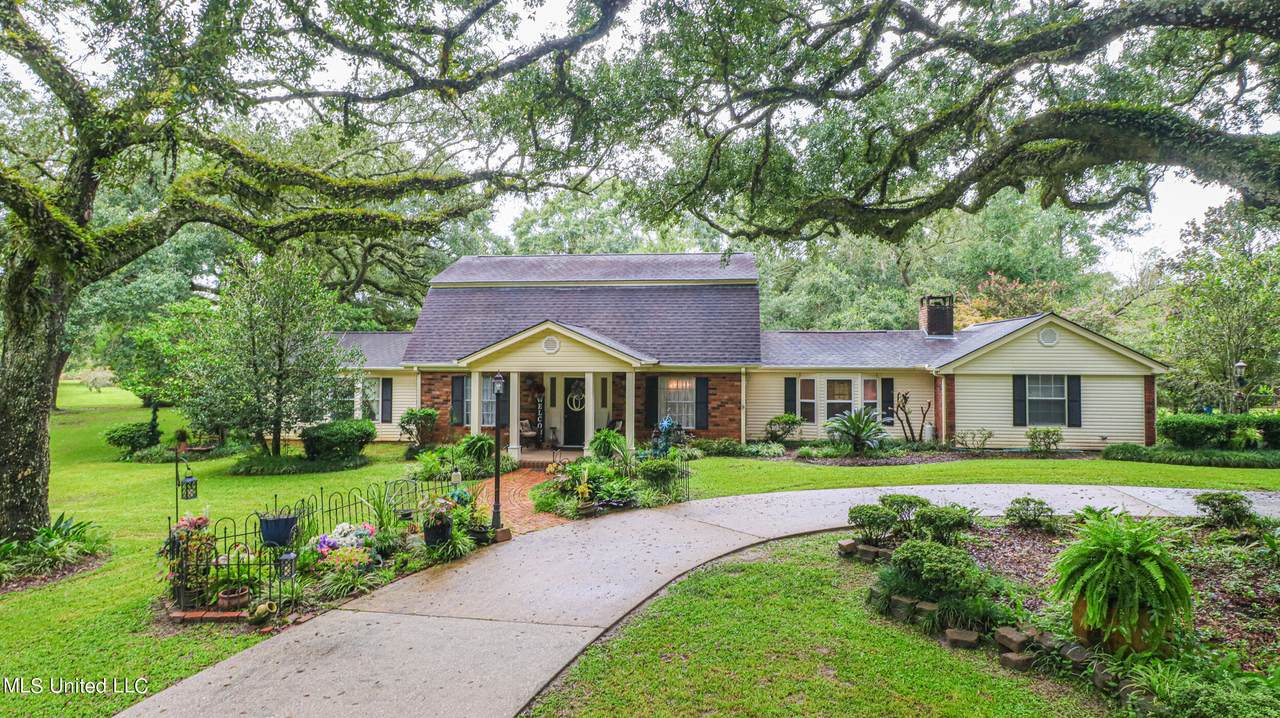 9618 Paige Bayou Road - Photo 1