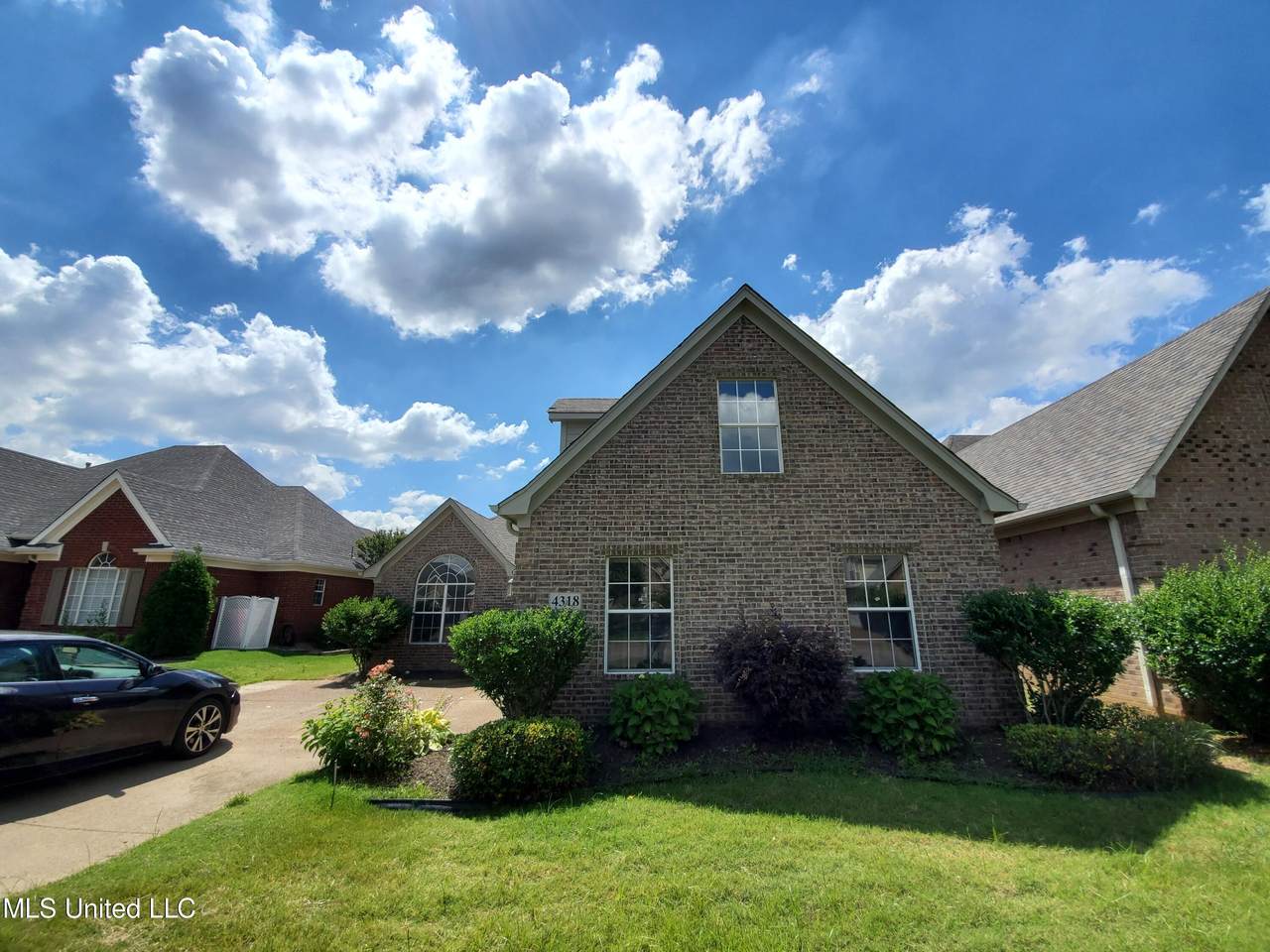 4318 Genevieve Drive - Photo 1