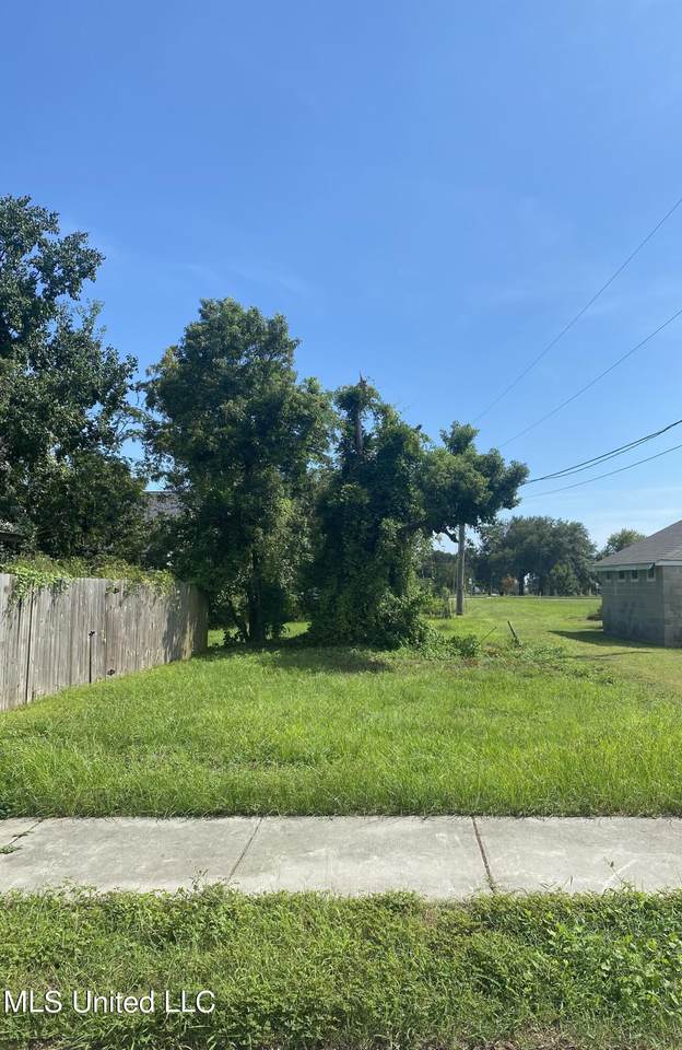 3903 9th Street - Photo 1