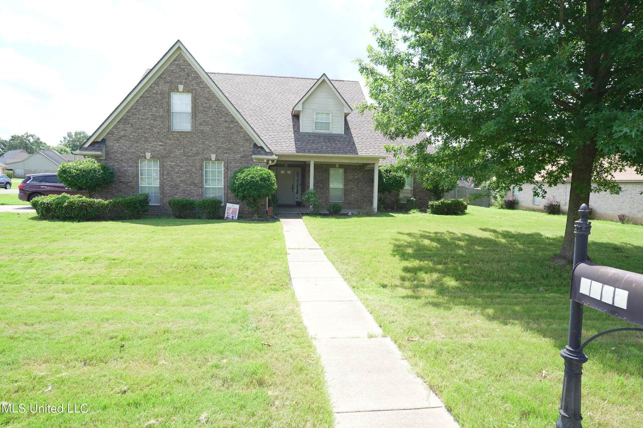 5671 Pinetree Cove - Photo 1