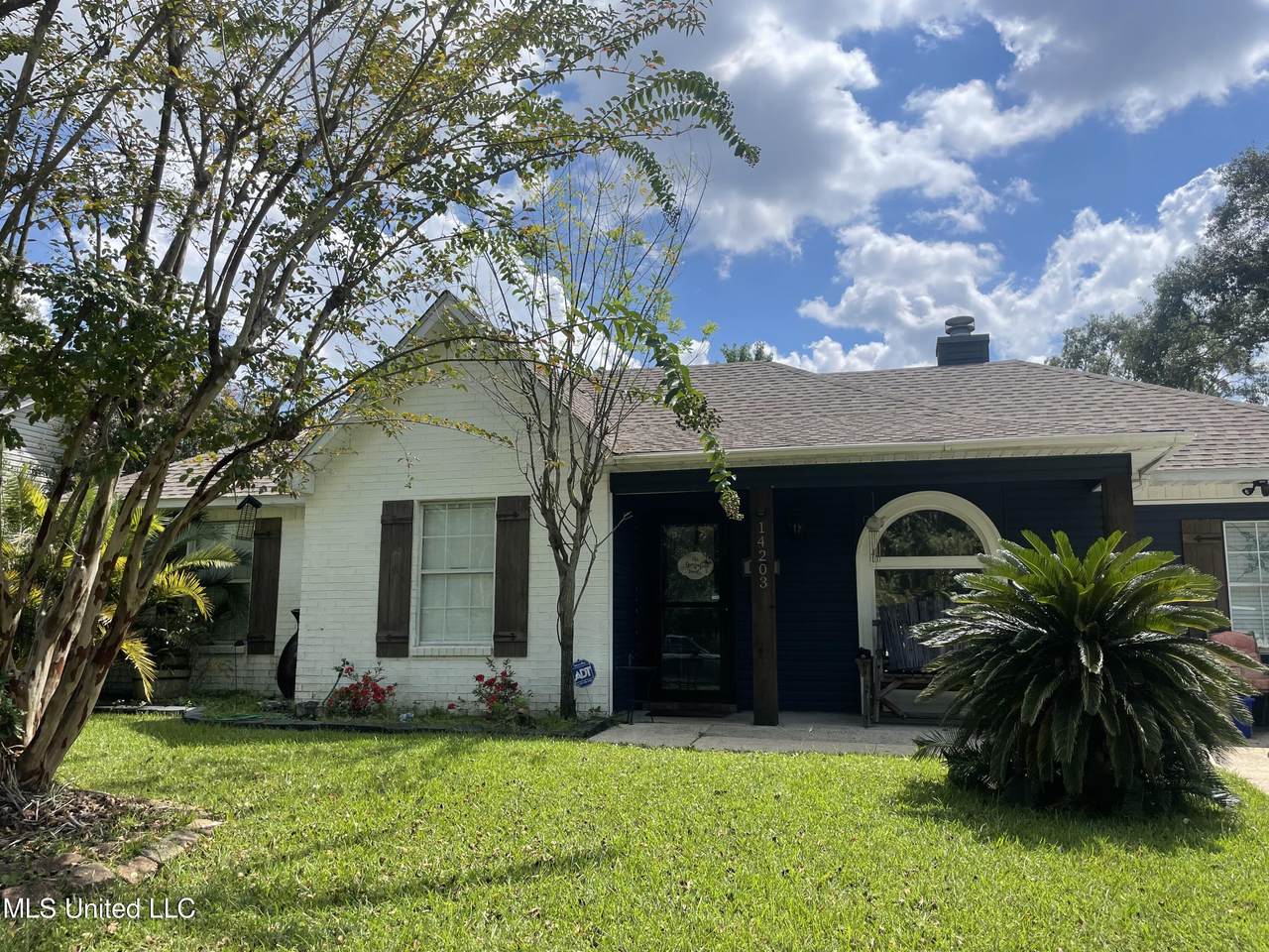 14203 Cherry Court - Photo 1
