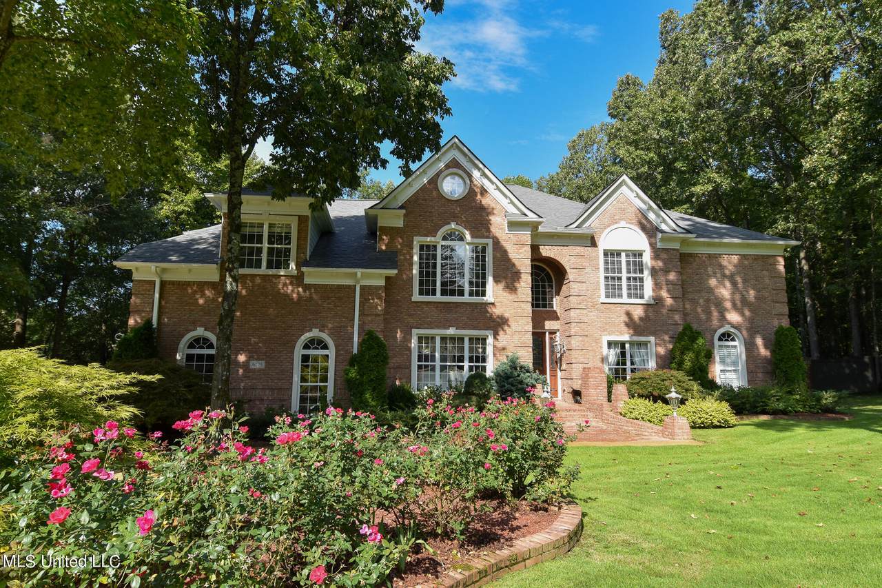 6175 Autumn Oaks Drive - Photo 1