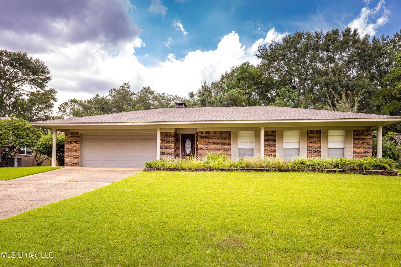 6117 Jf Douglas Drive - Photo 1
