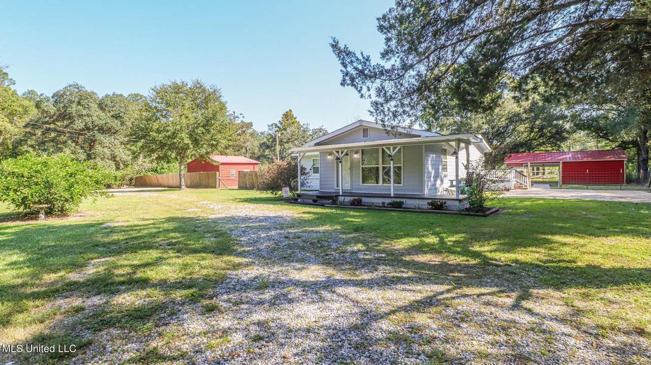 7525 Greenfields Road - Photo 1
