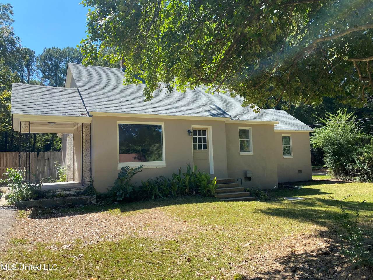 212 East Street - Photo 1