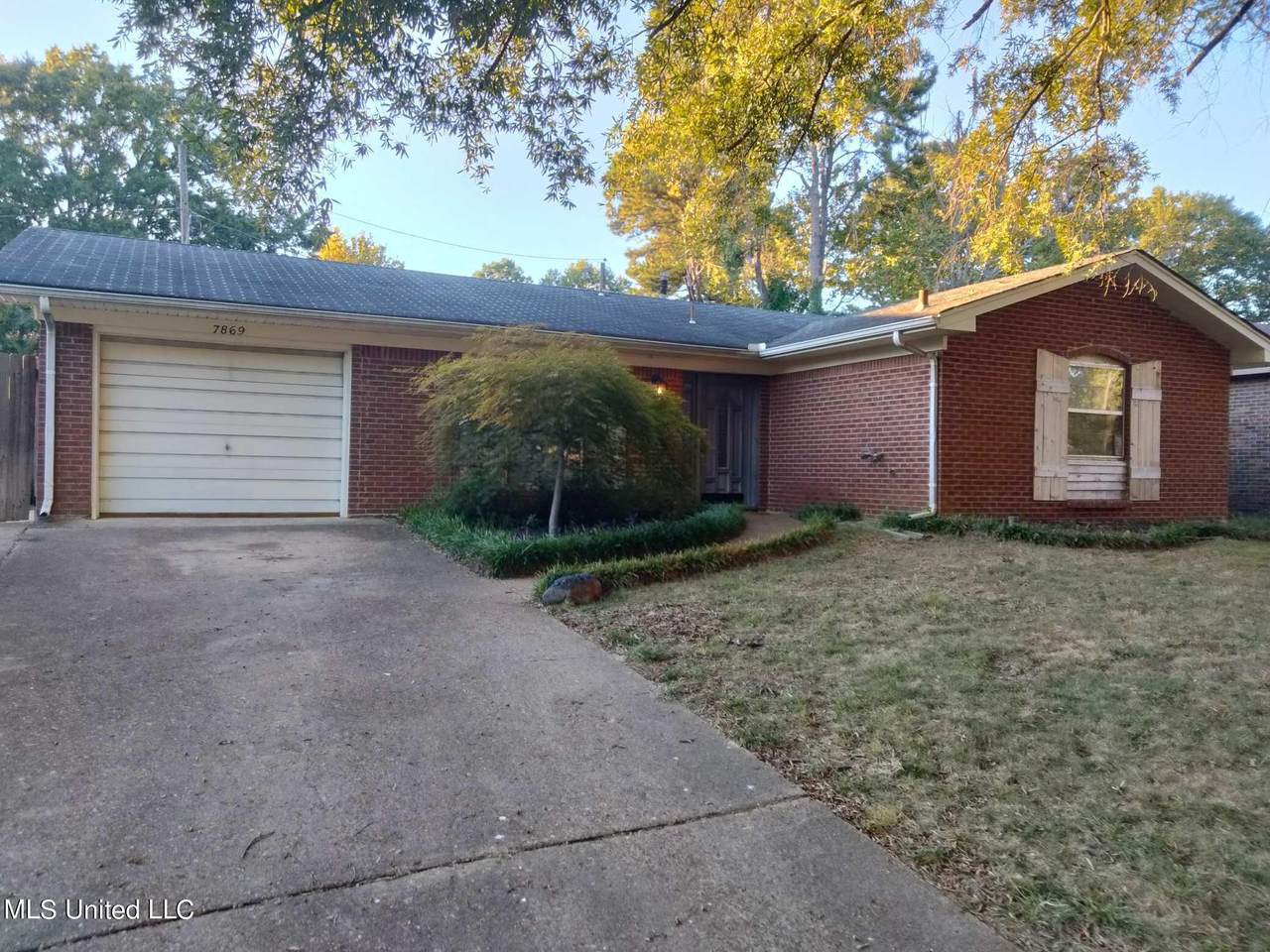 7869 Brentwood Drive - Photo 1