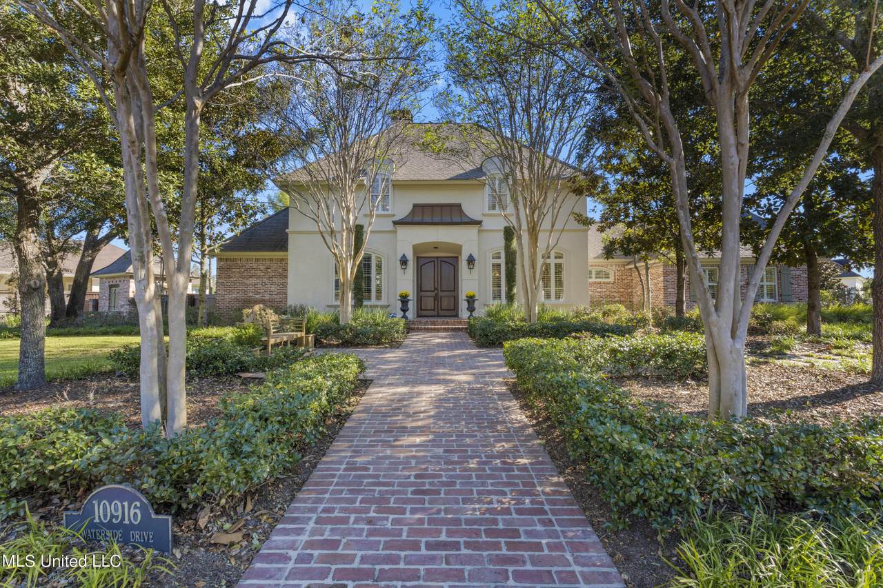 10916 Waterside Drive - Photo 1