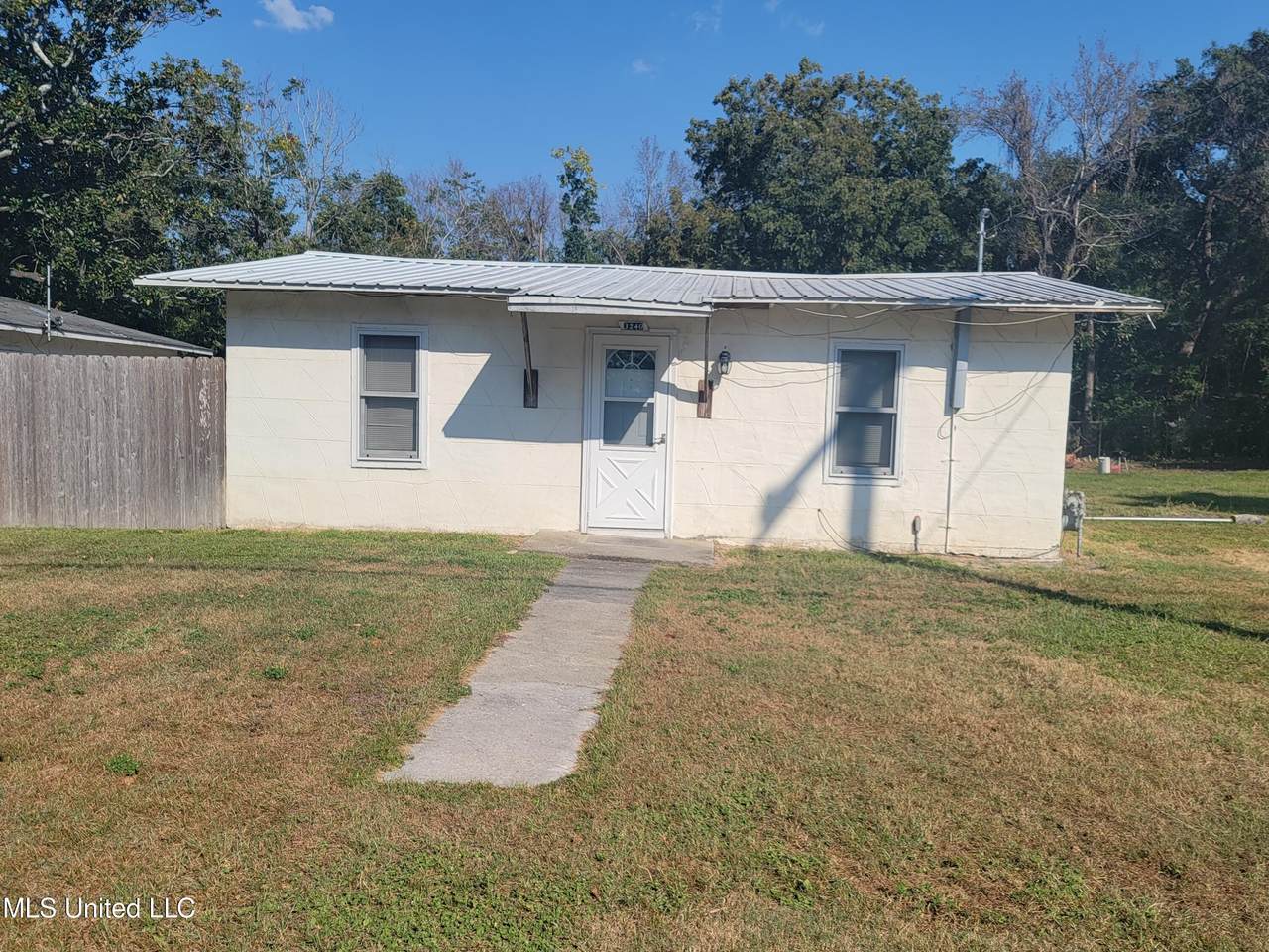 3240 F Avenue - Photo 1