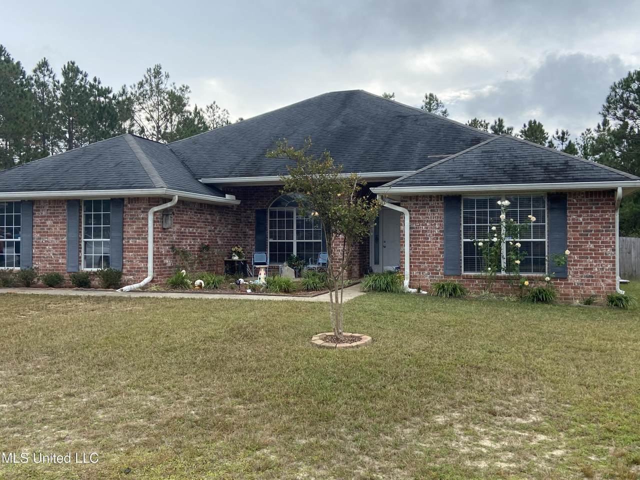 13704 Florida Street - Photo 1