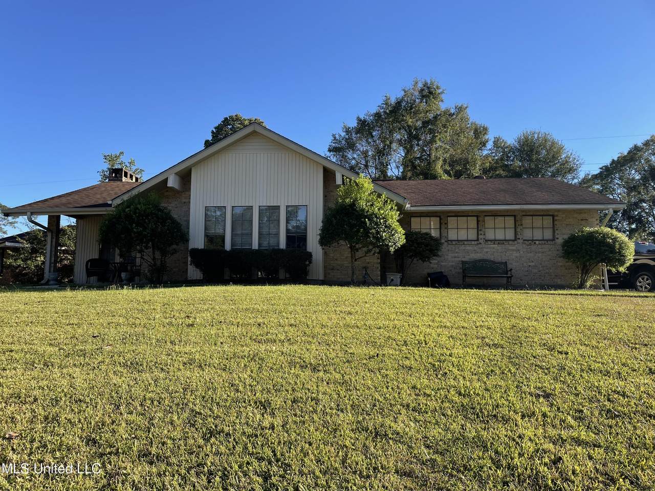 1214 Highland Drive - Photo 1