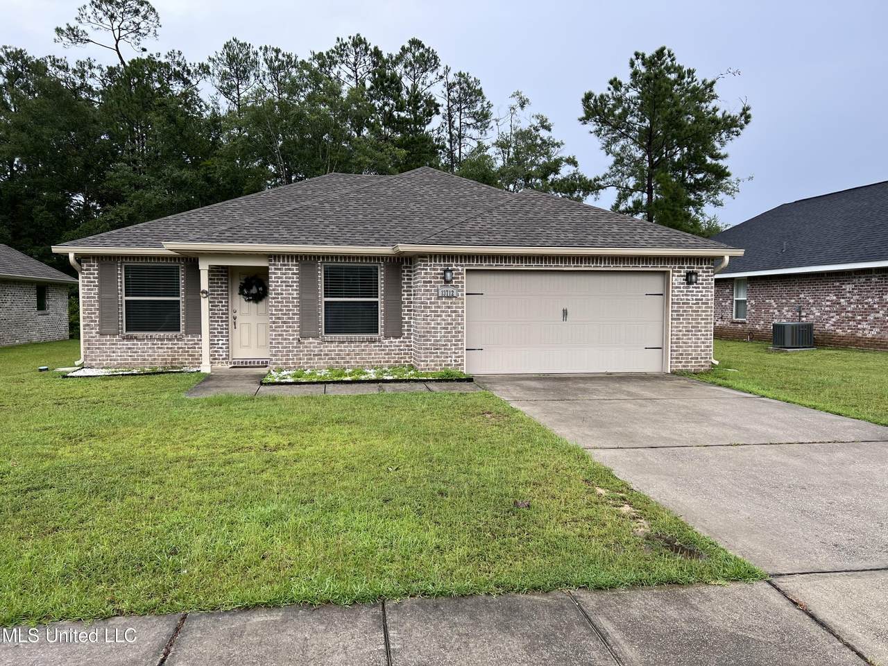 13712 Fox Hill Drive - Photo 1