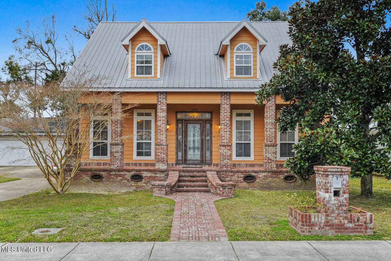 339 Demontluzin Avenue - Photo 1