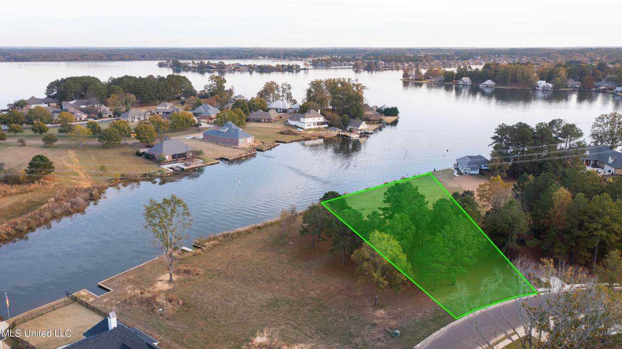 199 Harbor View Drive - Photo 1