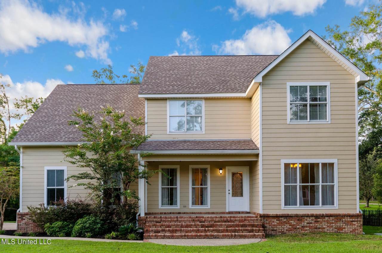 2152 Longfellow Road - Photo 1