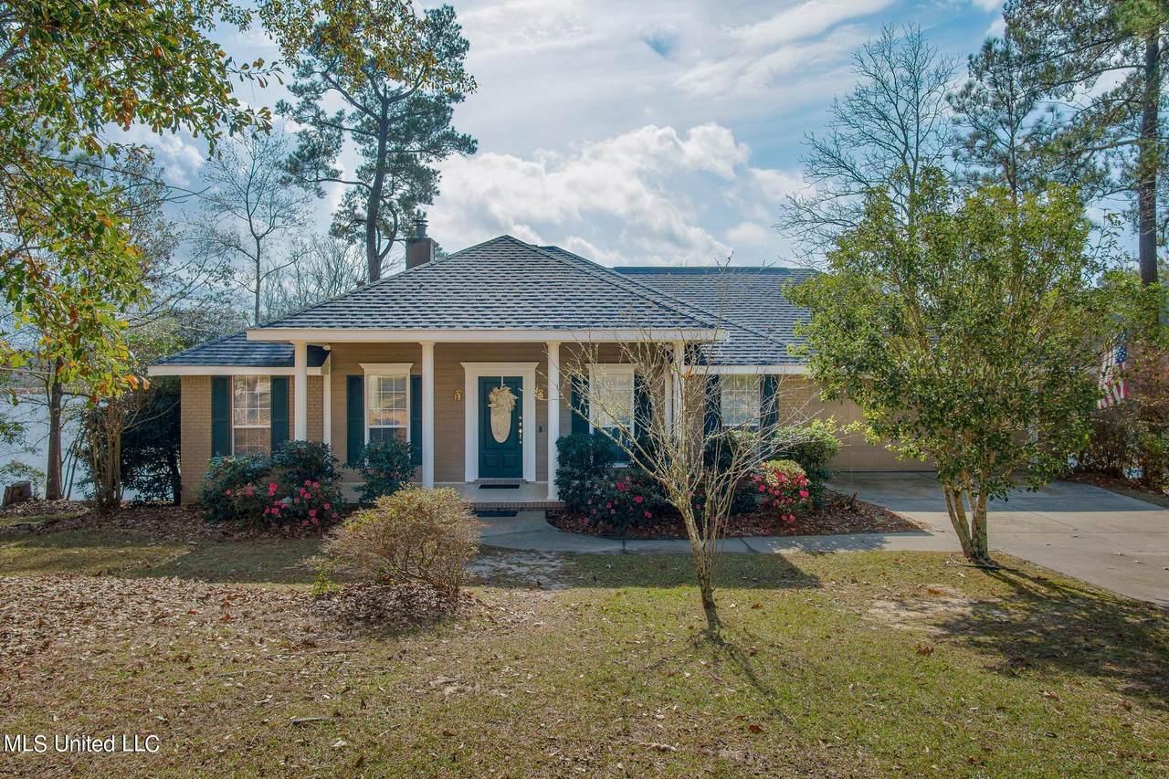 654 Nellwood Drive - Photo 1