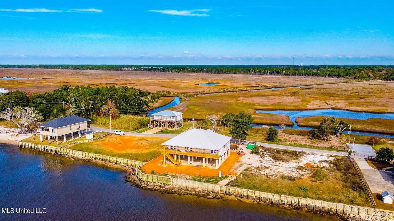 6631 Belle Fontaine Drive, Ocean Springs, MS 39564 (MLS 4065114
