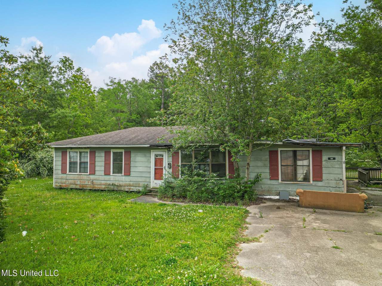 16203 Crestview Drive - Photo 1