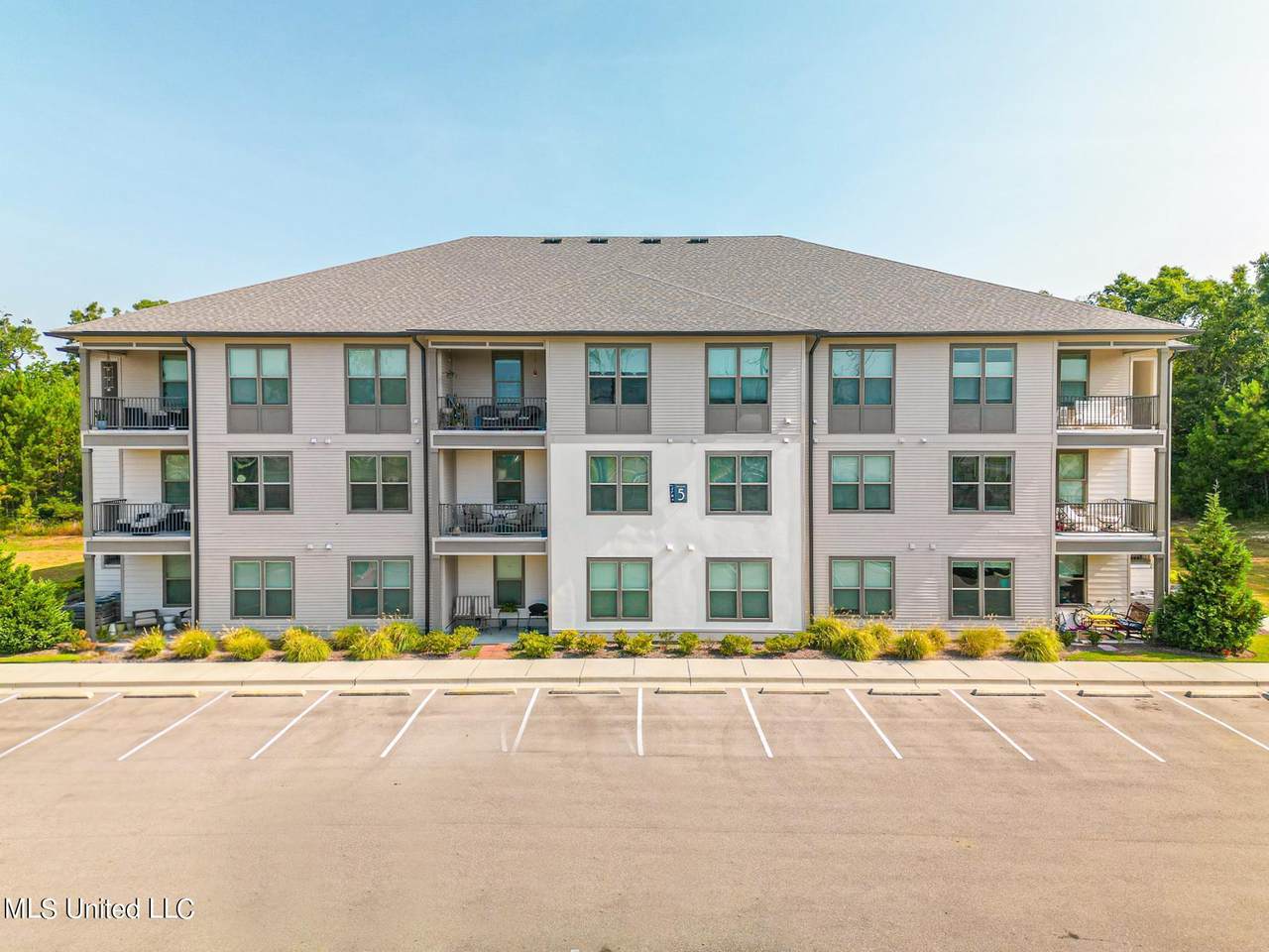 2501 Bienville Boulevard - Photo 1