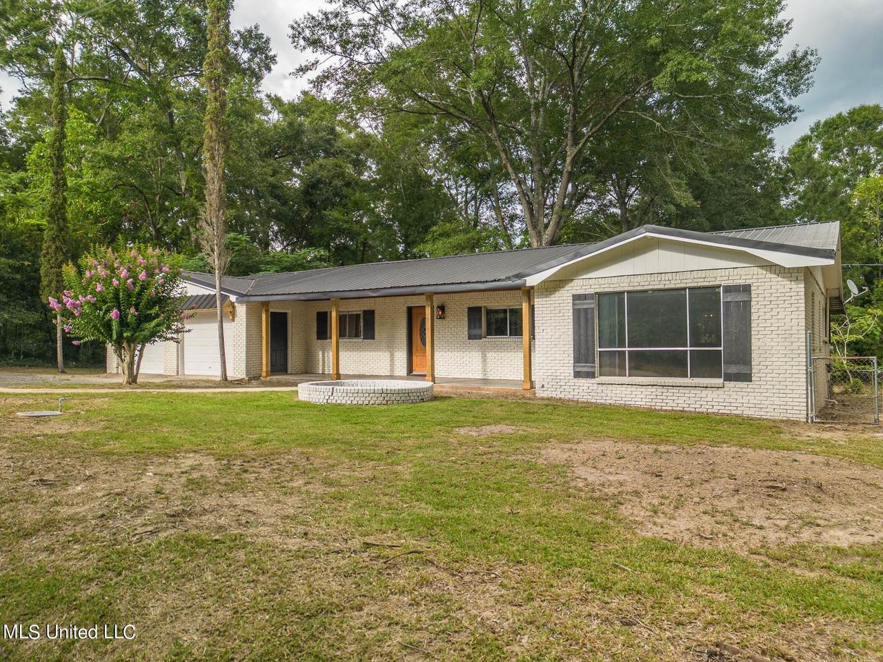 829 First Street - Photo 1