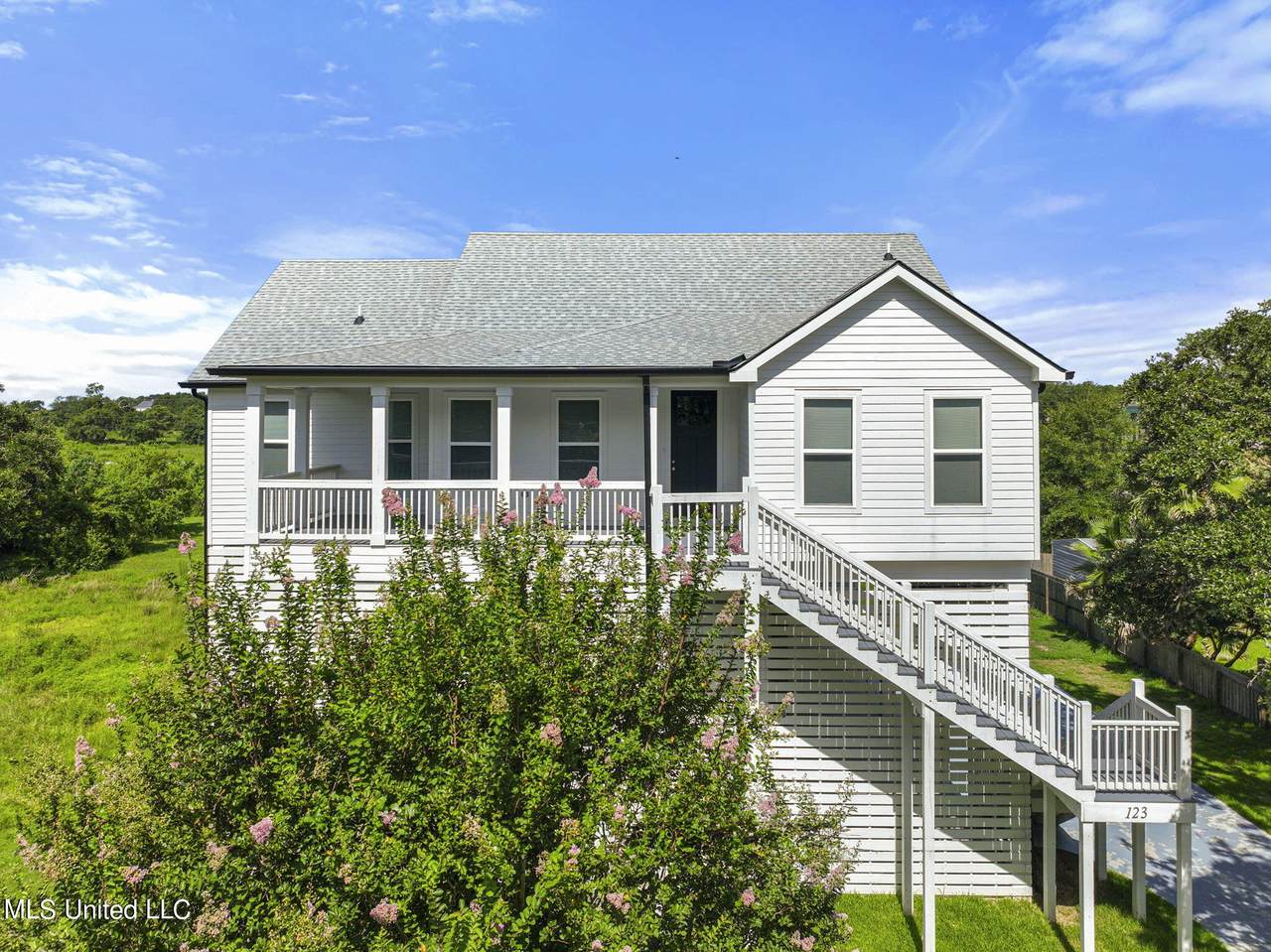 123 Markham Drive - Photo 1