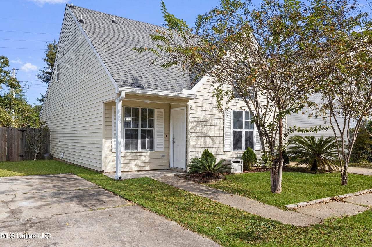 1706 James Buchanan Drive - Photo 1