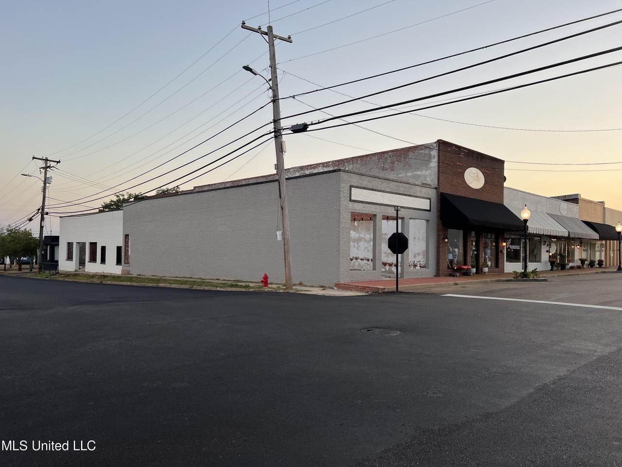 101 Main Street - Photo 1