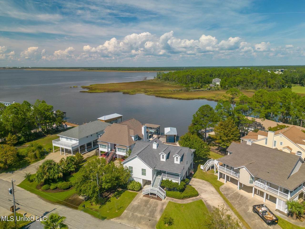 102 Poplar Point - Photo 1