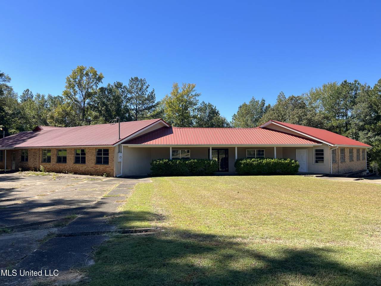 154 Dixie Drive - Photo 1