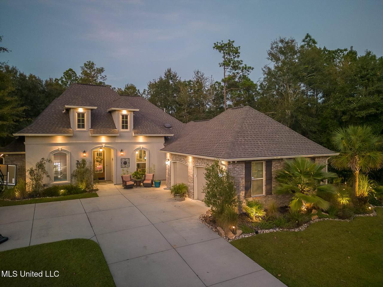 24771 Knollwood Drive - Photo 1