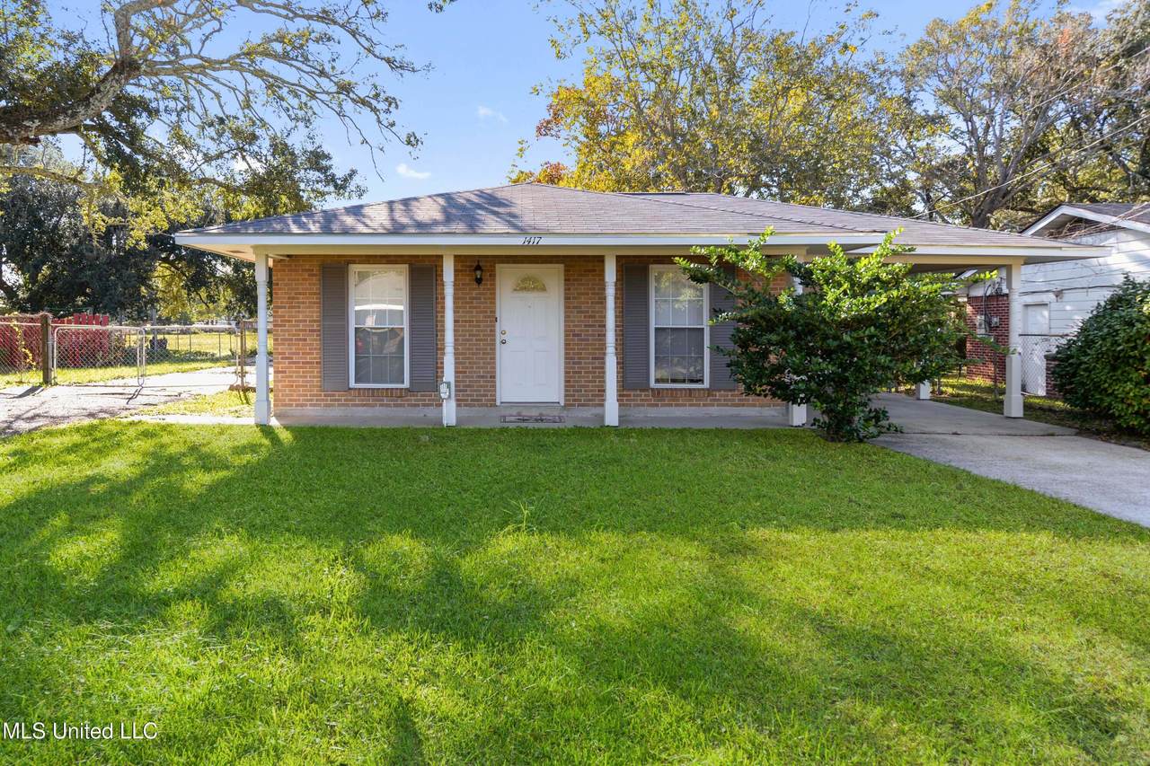 1417 Lewis Avenue - Photo 1