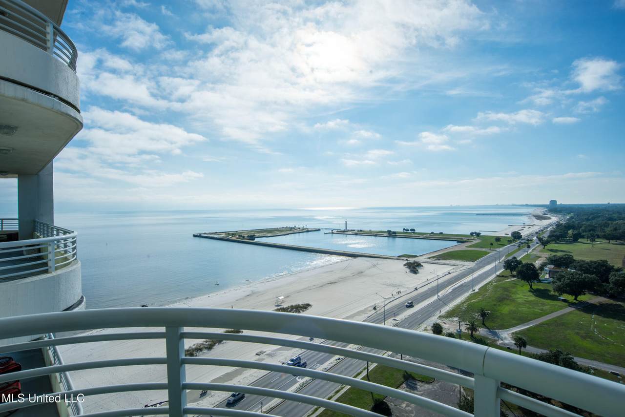 2060 Beach Boulevard - Photo 1