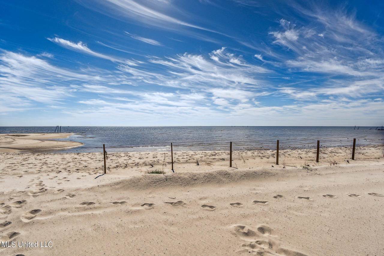 Beach Boulevard - Photo 1