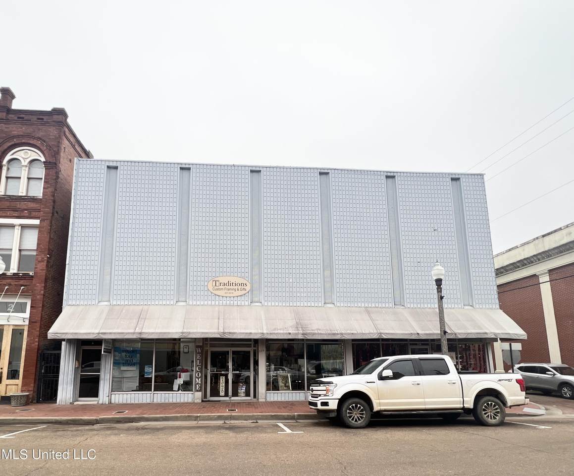 220 Howard Street - Photo 1
