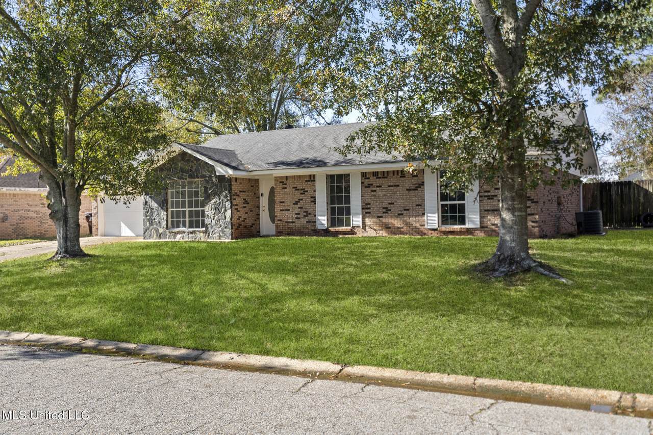 409 Mose Drive - Photo 1