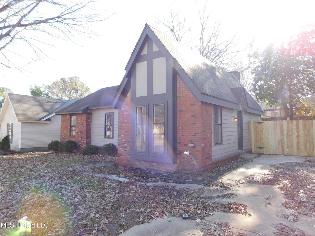 835 Pinestone Place - Photo 1