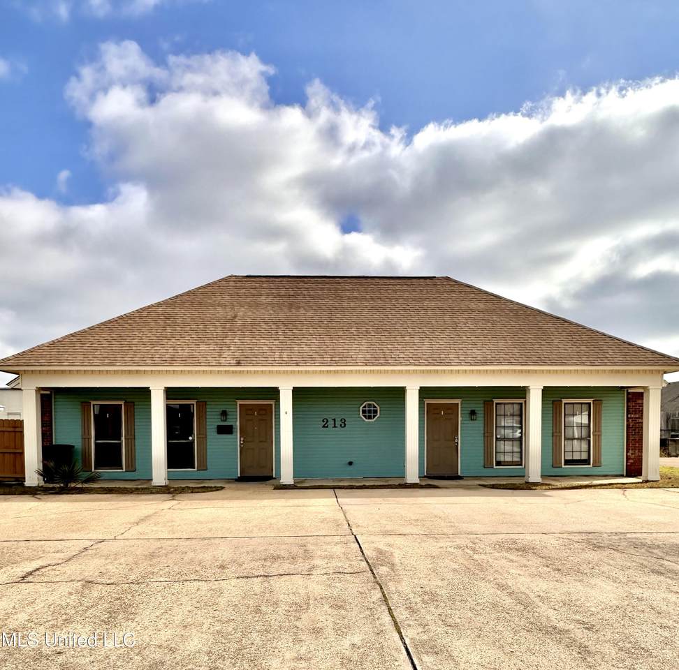 213 Commerce Drive - Photo 1
