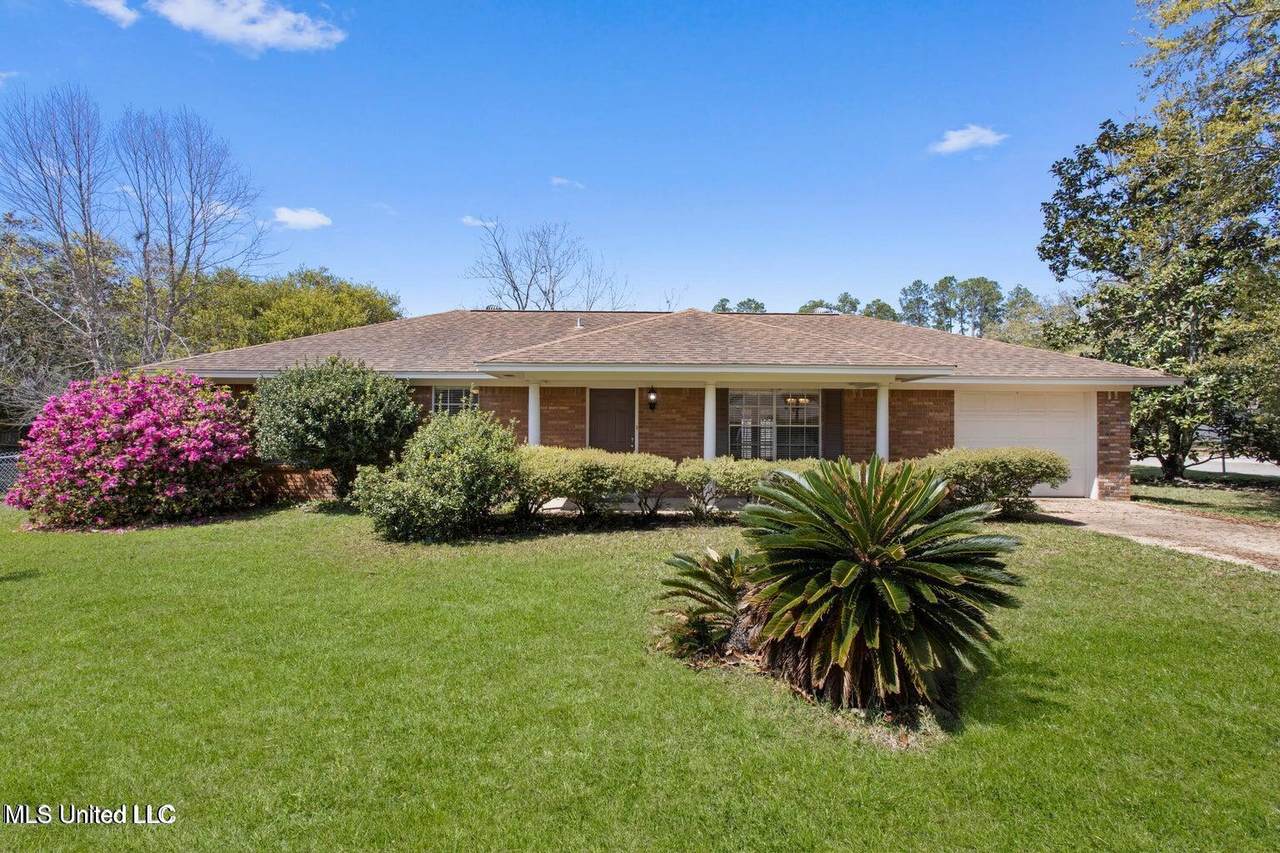 634 Michelle Drive - Photo 1