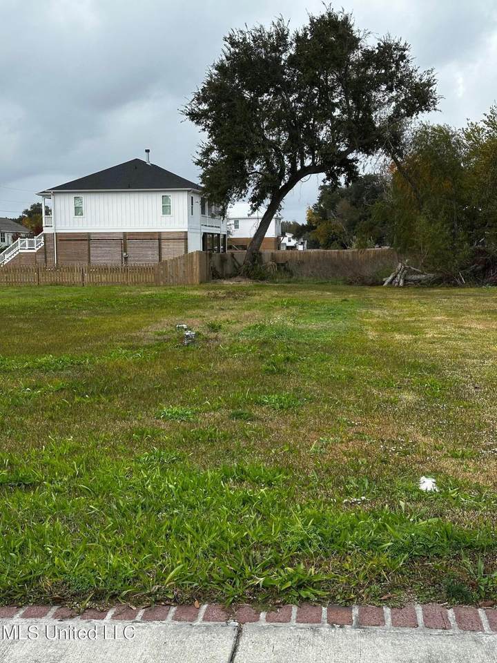 141 2nd Street - Photo 1