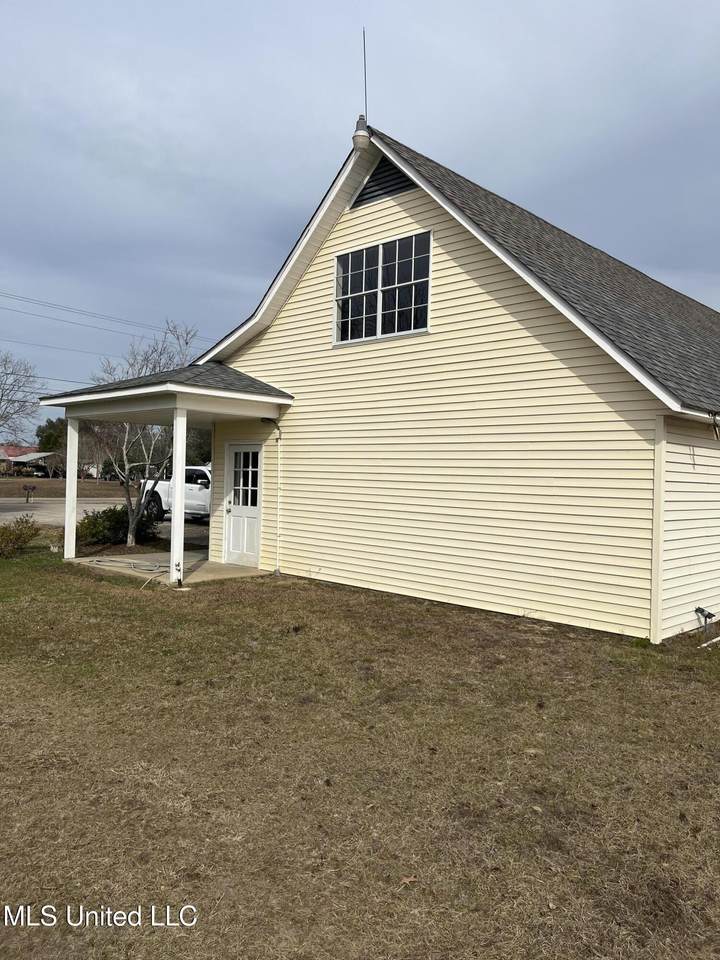 https://bt-photos.global.ssl.fastly.net/united/1280_boomver_1_4102451-2.jpg