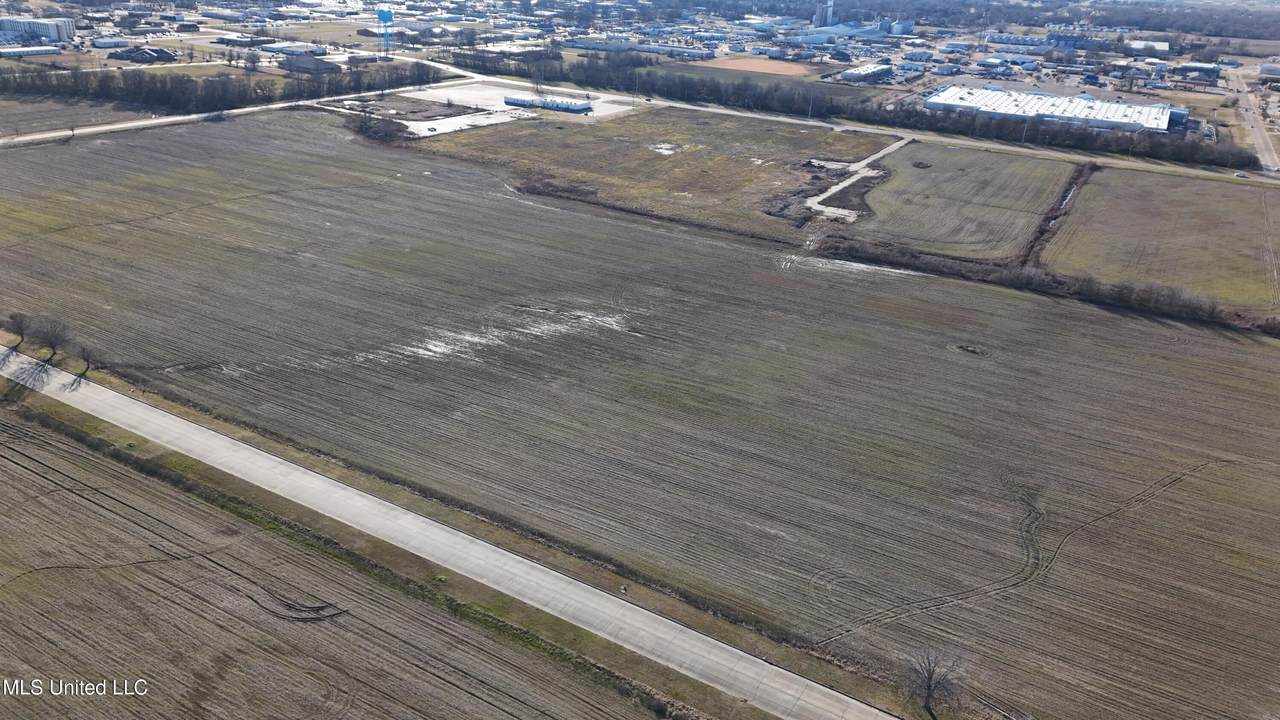 Martin Luther King Jr Drive - Photo 1