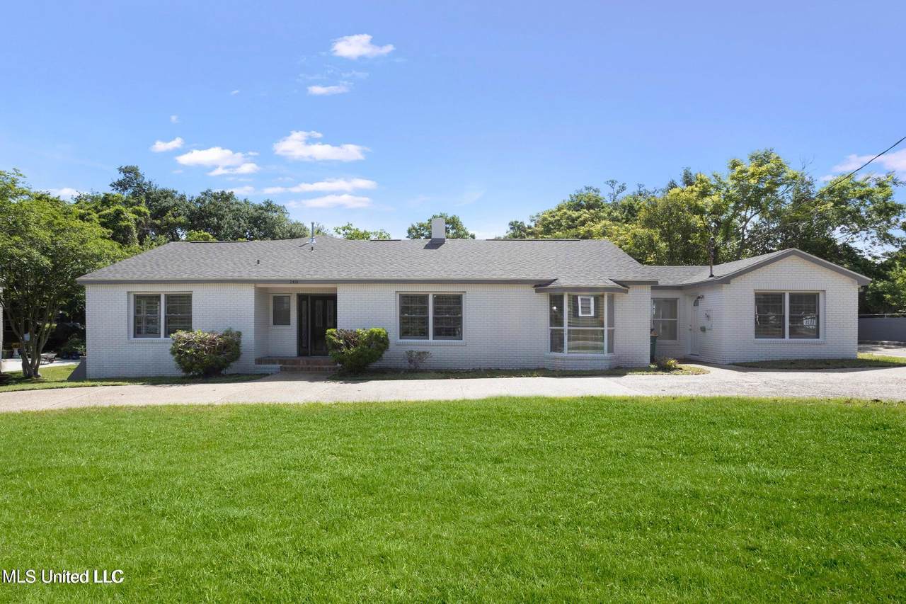 140 Azalea Drive - Photo 1