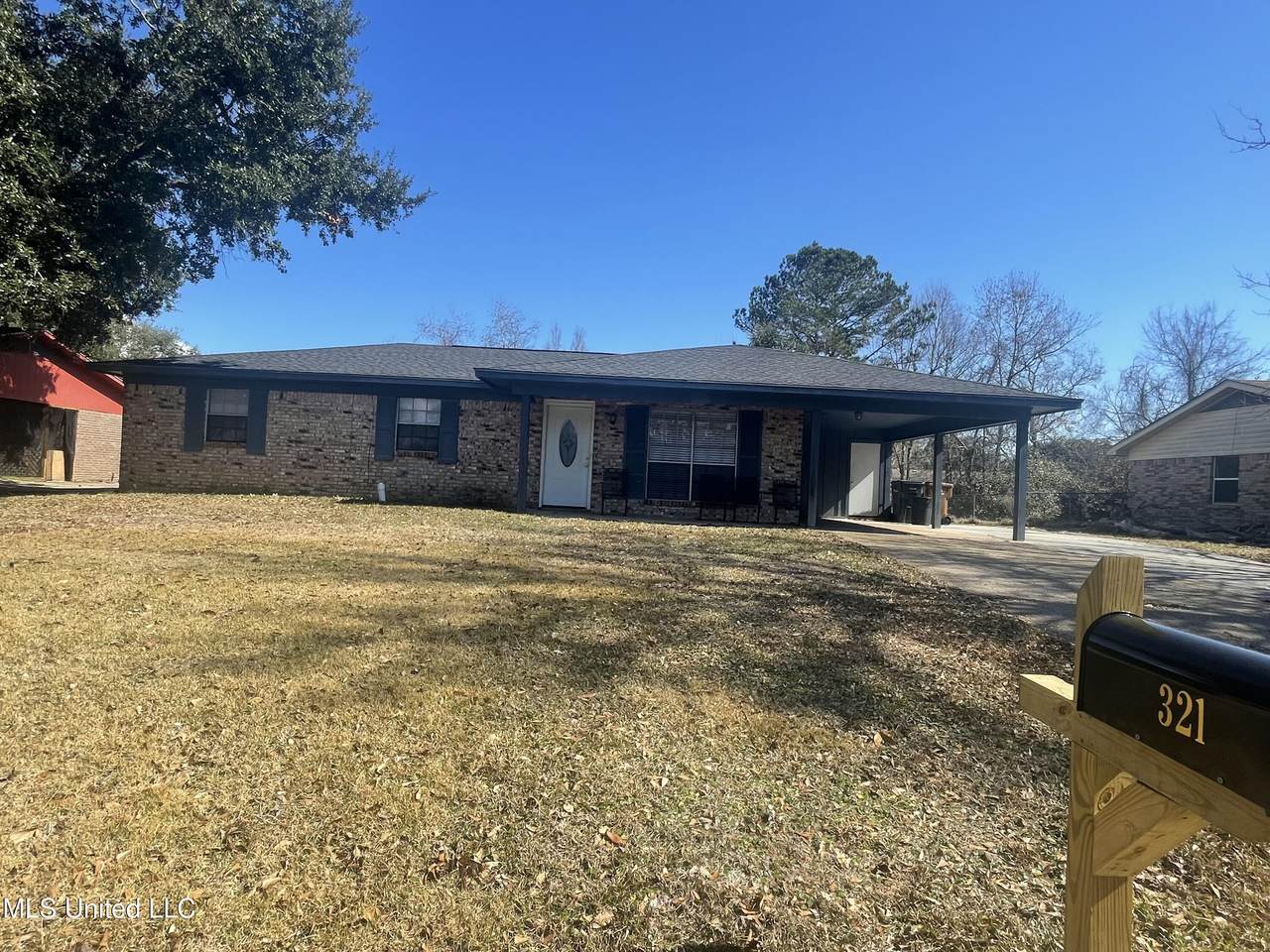 321 Springdale Circle - Photo 1