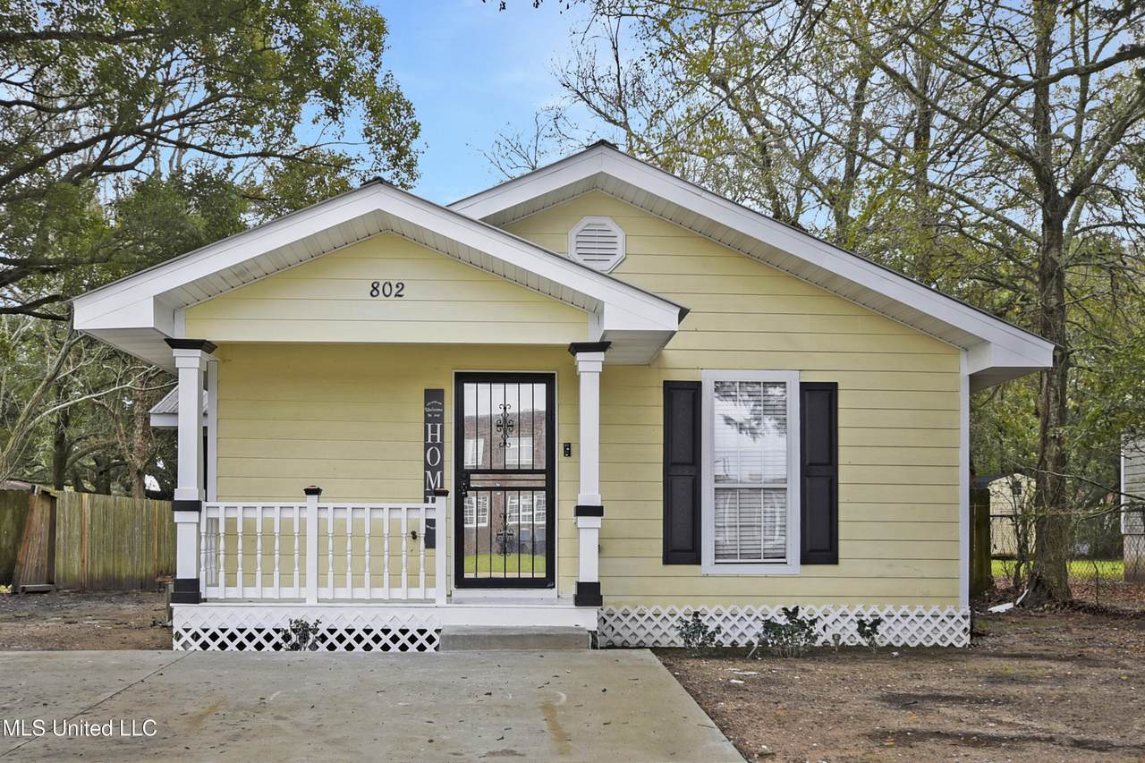 802 Dupont Avenue - Photo 1