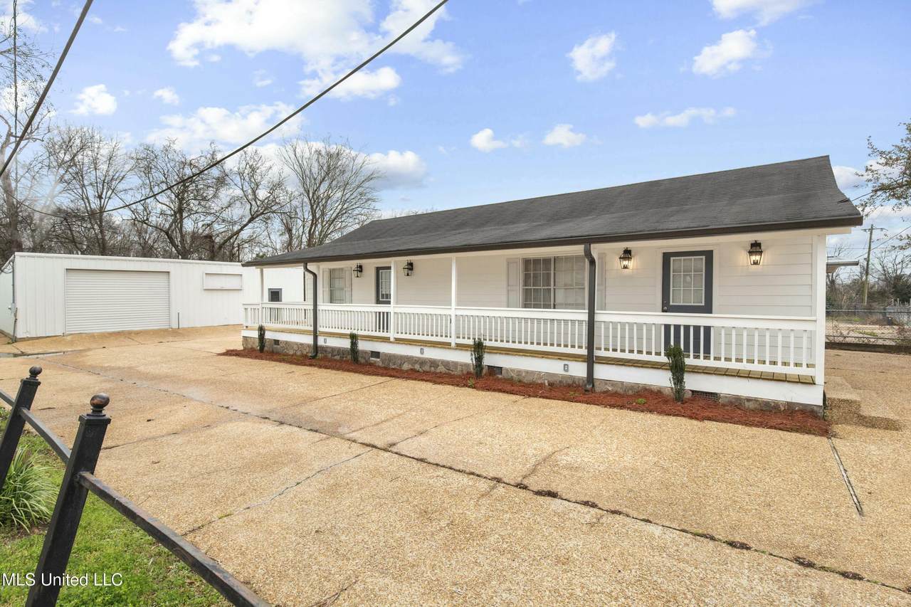 1030 Greymont Street - Photo 1